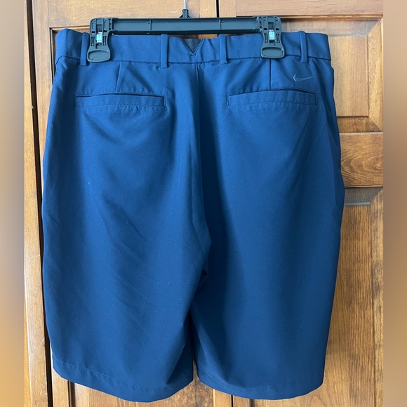 Men’s Nike DRI-fit Golf Shorts - Picture 2 of 8